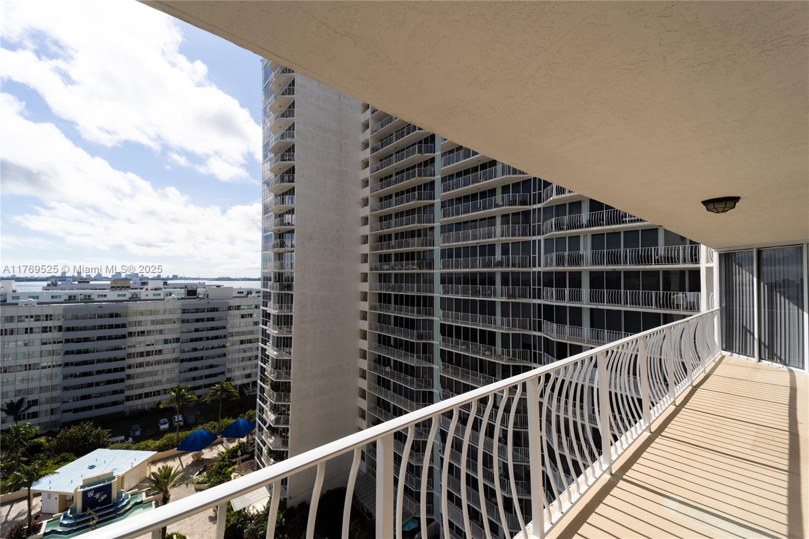 7601 E Treasure Dr #1523, North Bay Village, Florida image 23
