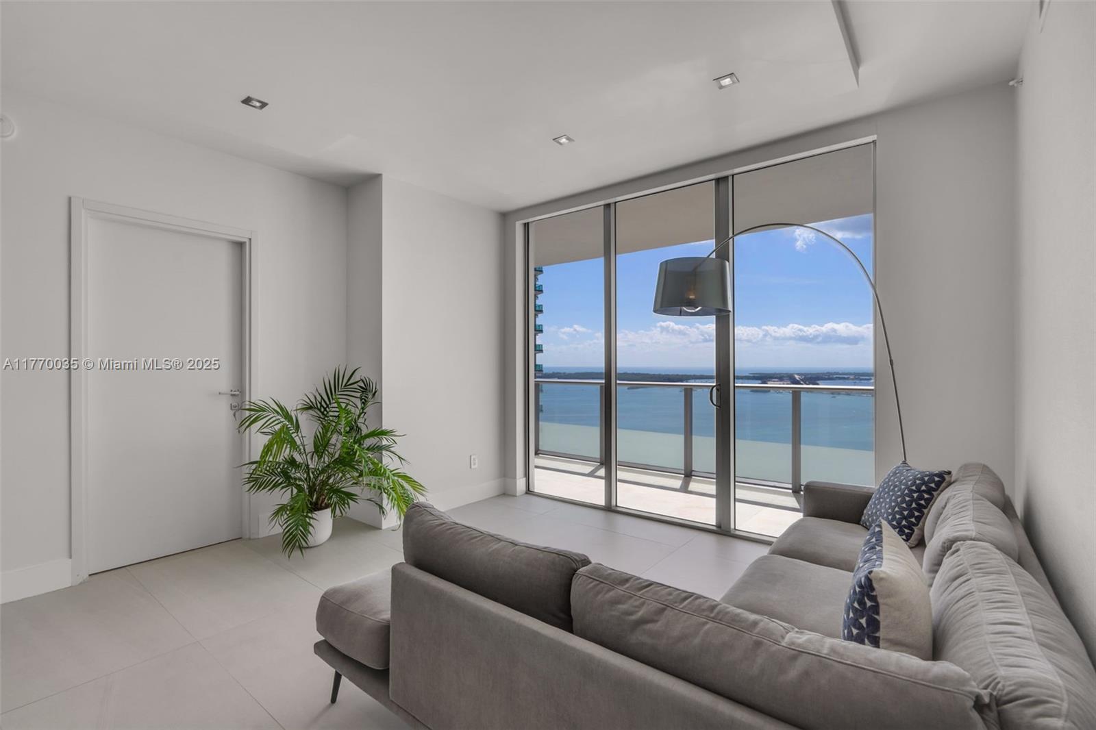 1300 Brickell Bay Dr #3403, Miami FL 33131
