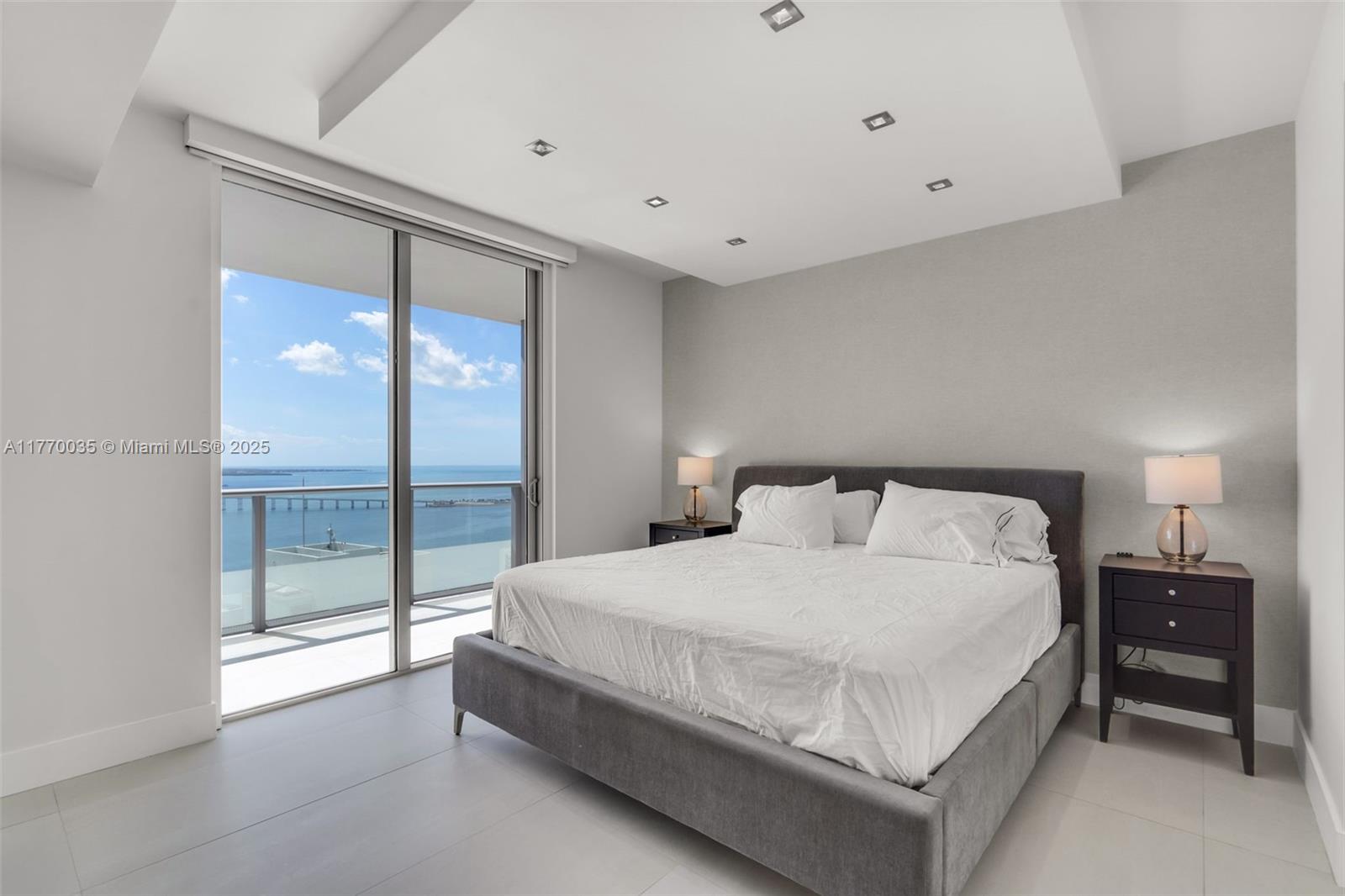 1300 Brickell Bay Dr #3403, Miami FL 33131