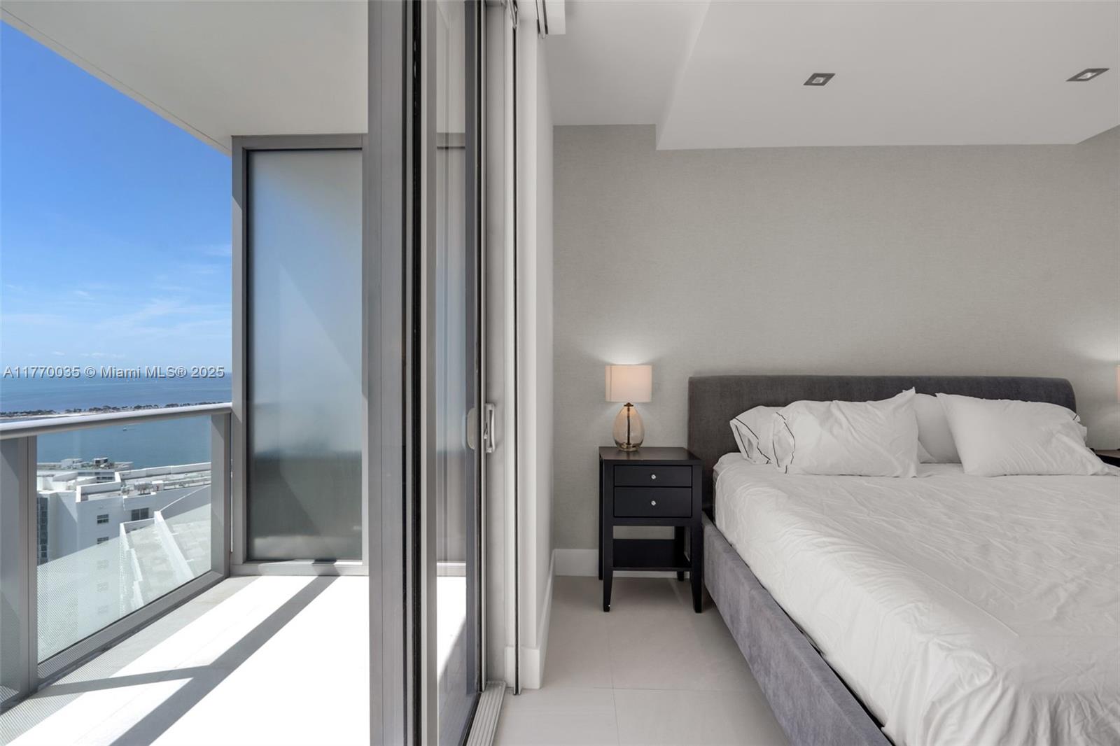 1300 Brickell Bay Dr #3403, Miami FL 33131