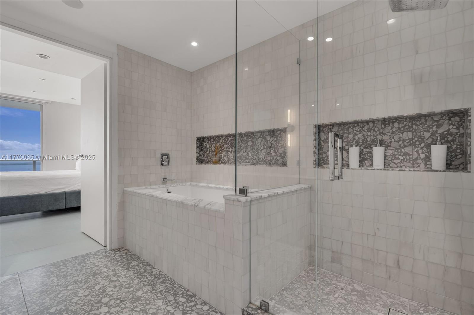 1300 Brickell Bay Dr #3403, Miami FL 33131