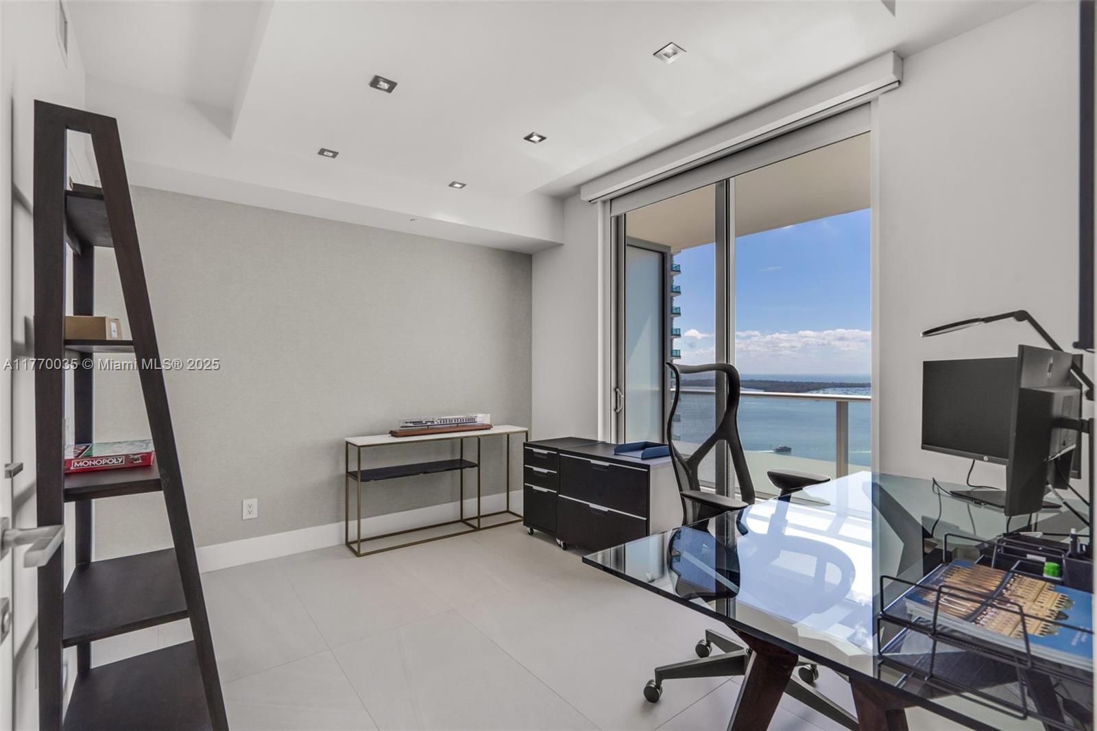 1300 Brickell Bay Dr #3403, Miami FL 33131