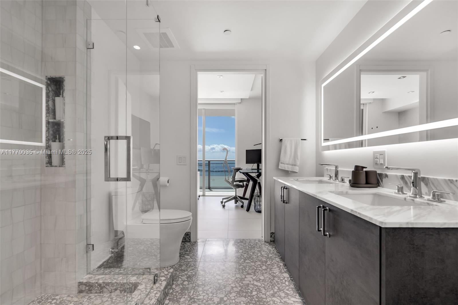 1300 Brickell Bay Dr #3403, Miami FL 33131