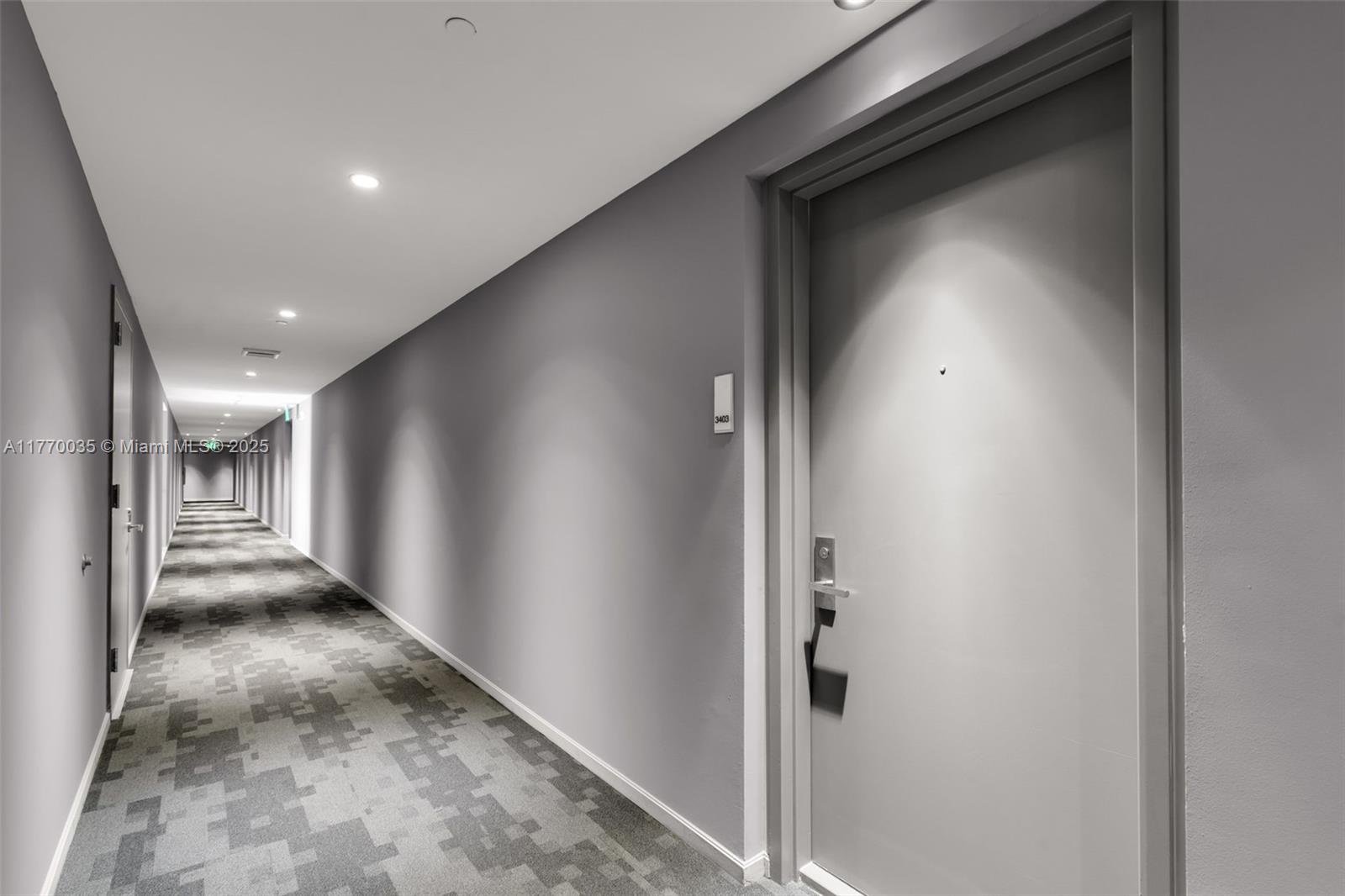 1300 Brickell Bay Dr #3403, Miami FL 33131