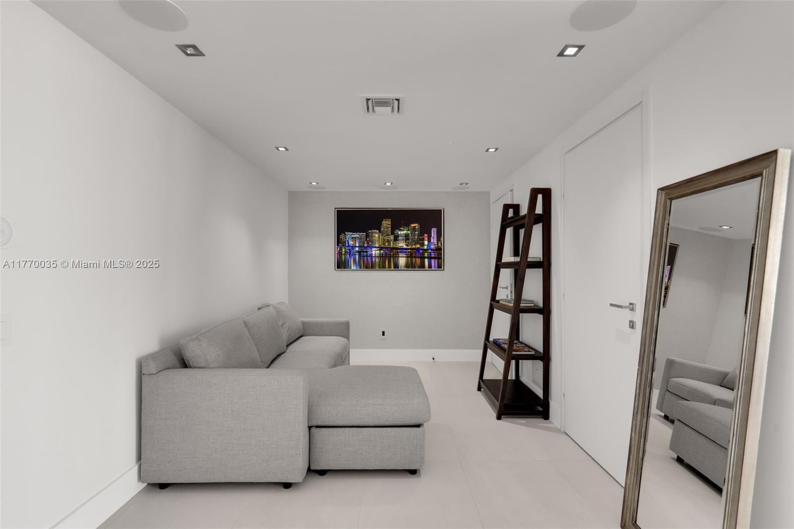 1300 Brickell Bay Dr #3403, Miami FL 33131