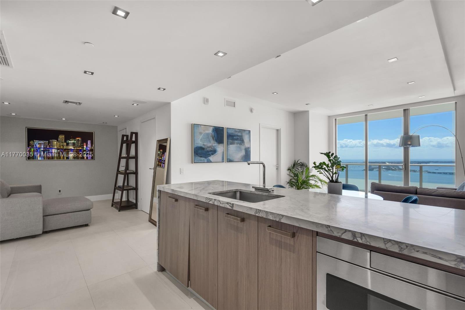 1300 Brickell Bay Dr #3403, Miami FL 33131