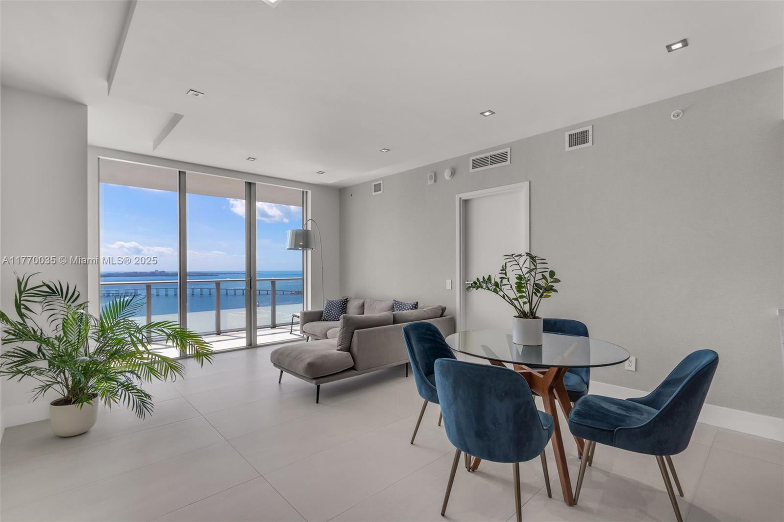 1300 Brickell Bay Dr #3403, Miami FL 33131