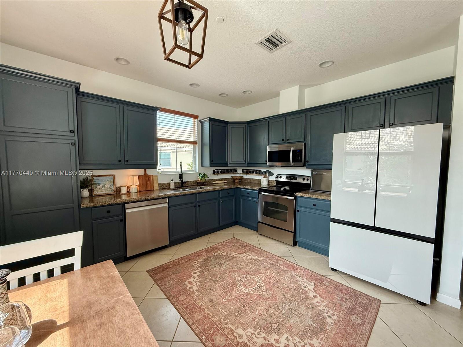 2977 St John Dr, Cooper City, Florida image 8