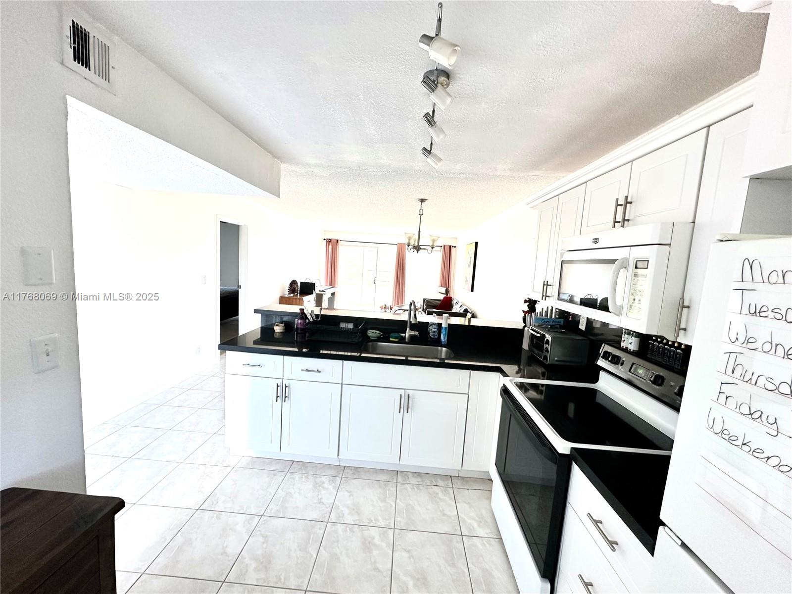 8300 Sands Point Blvd #K306, Tamarac, Florida image 4