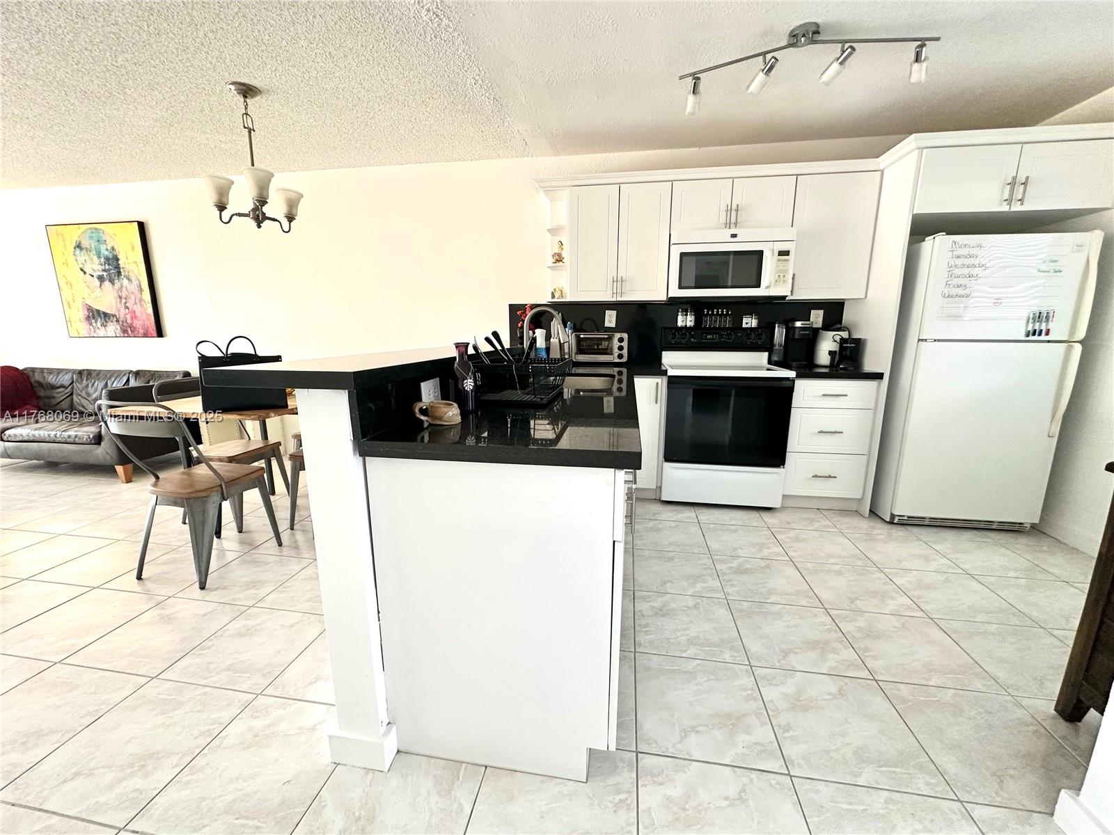 8300 Sands Point Blvd #K306, Tamarac, Florida image 6