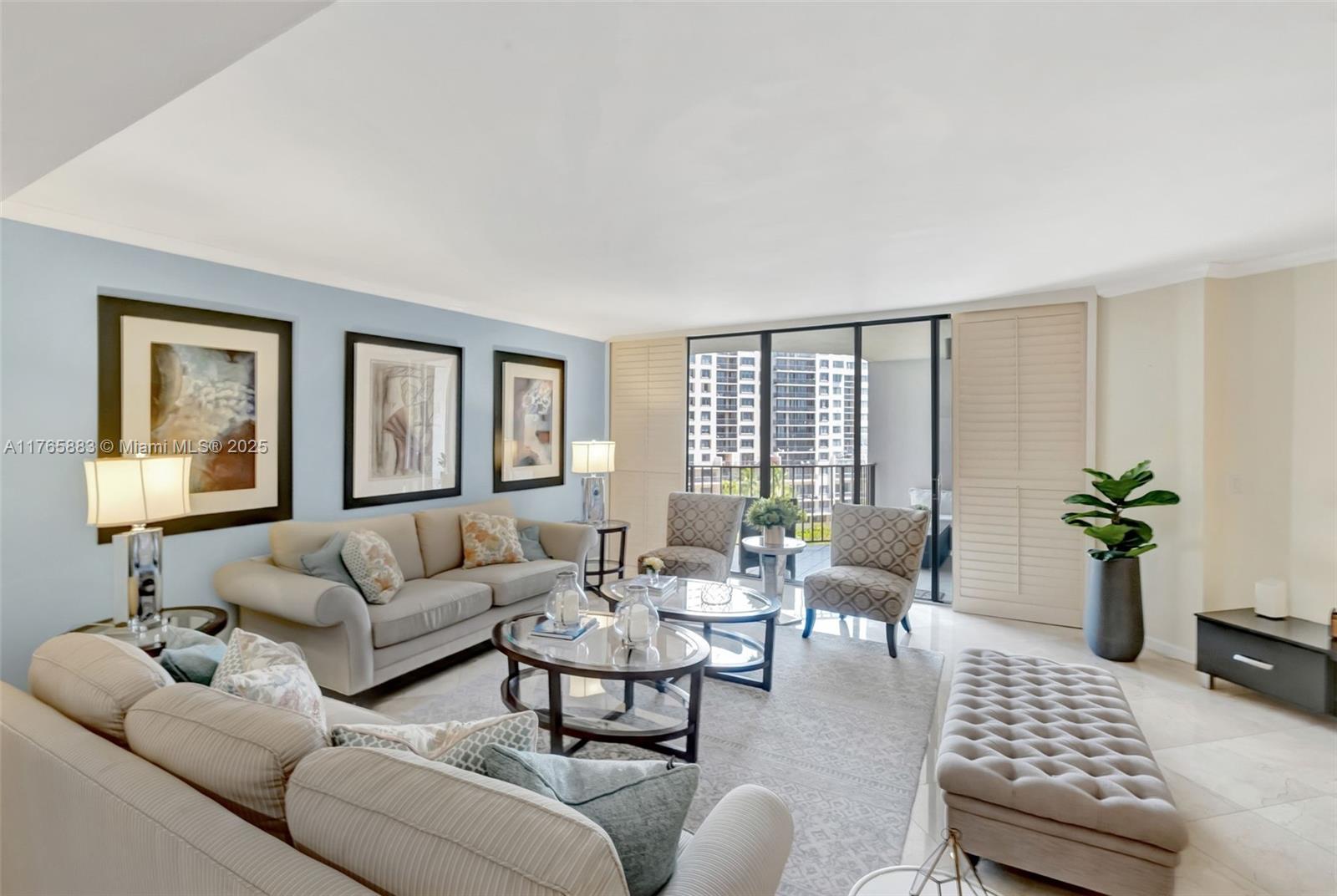 Apartamento para Alugar em Miami, FL
