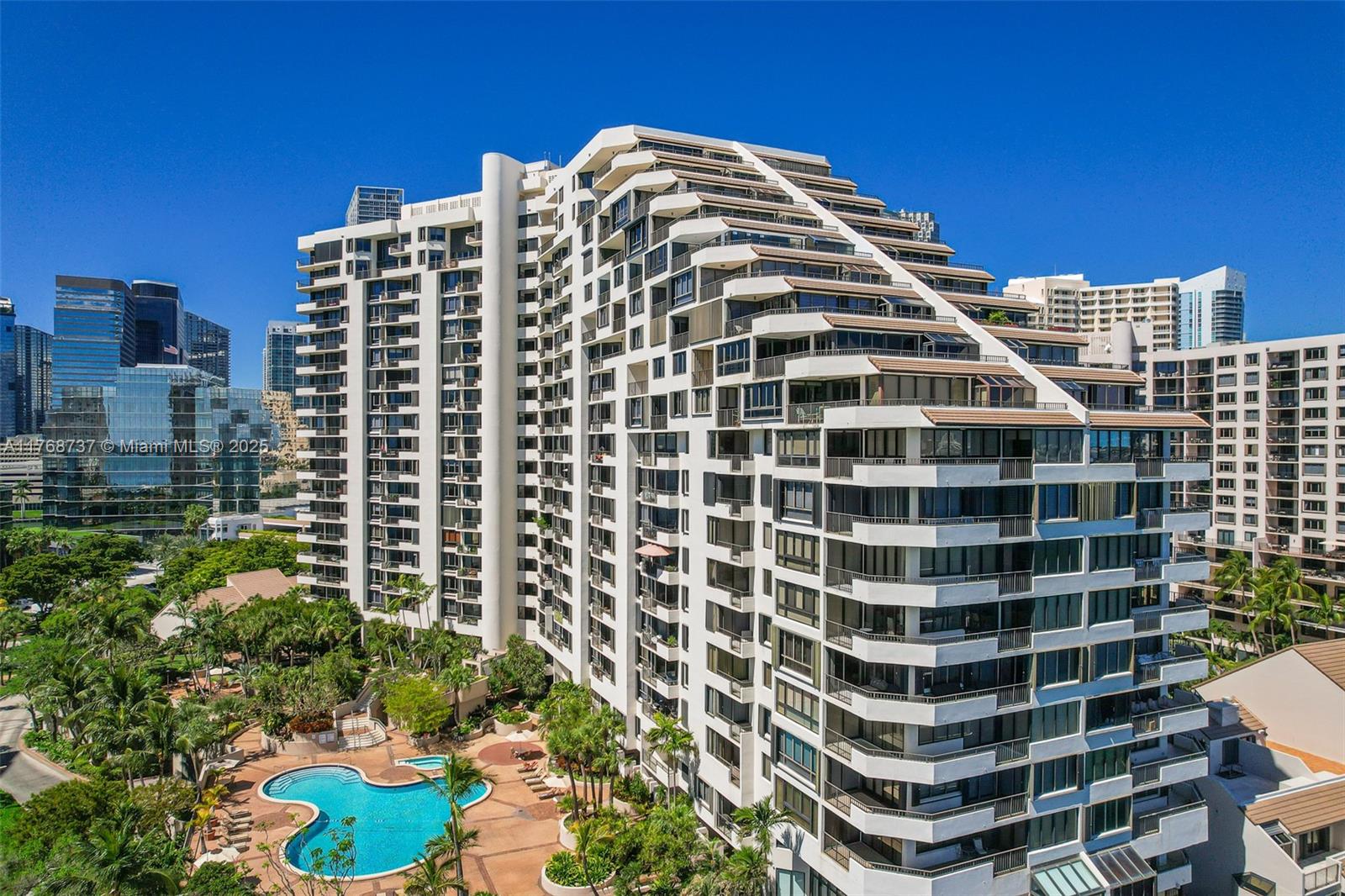 Apartamento à Venda em Miami, FL