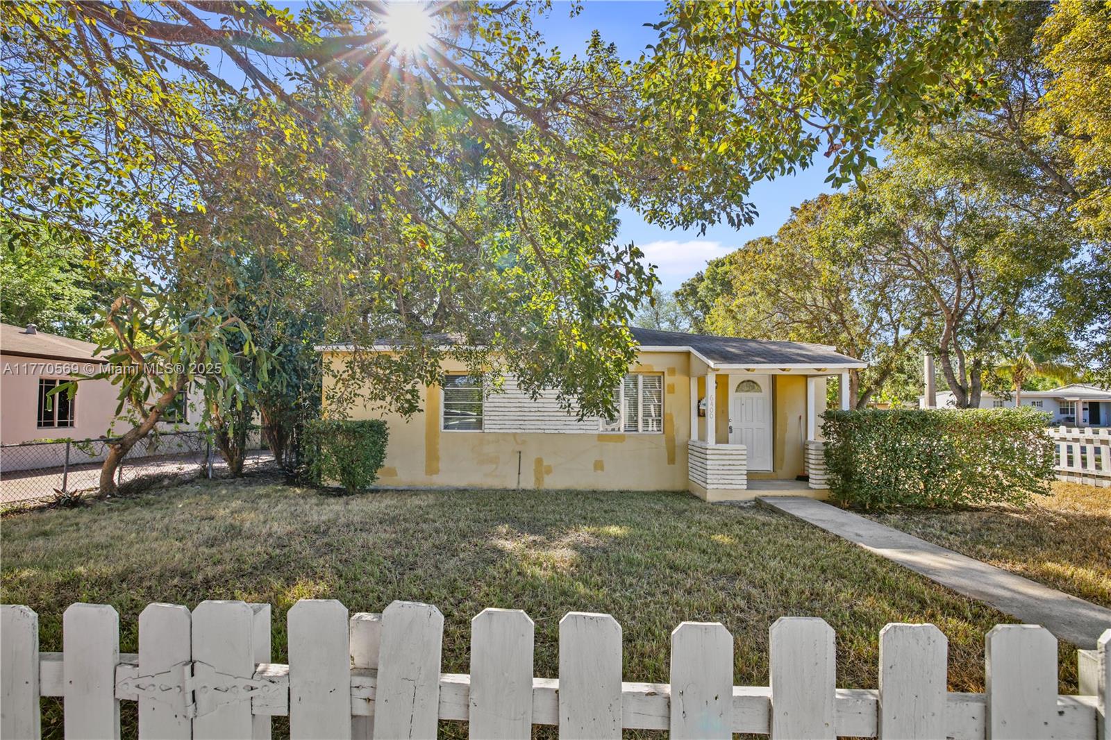6400 SW 58th Ave, South Miami, Florida image 2