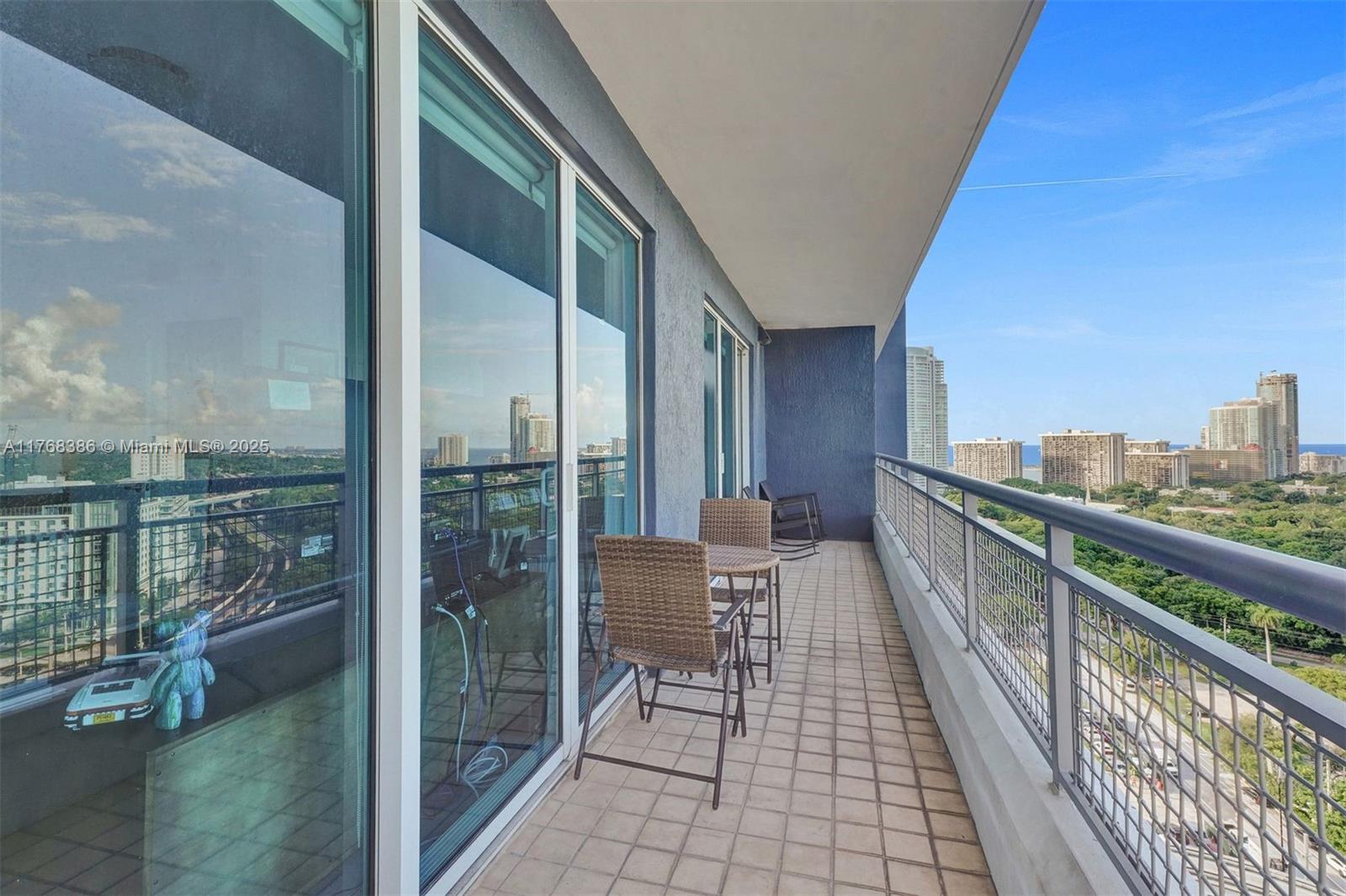 60 SW 13th St #1721, Miami FL 33130