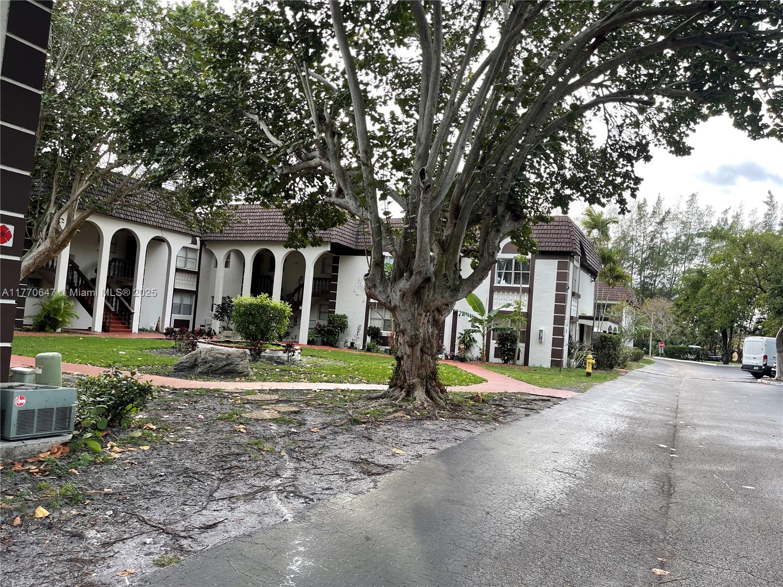 6175 NW 57th St #116, Tamarac, Florida image 12