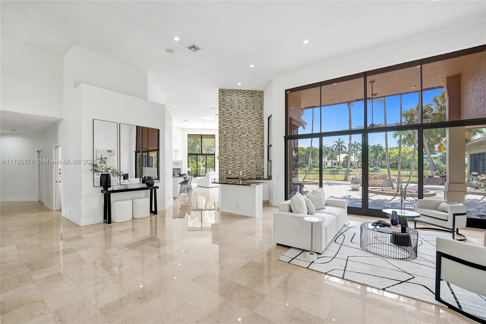 3320 Bridle Path Ln, Weston, Florida image 3