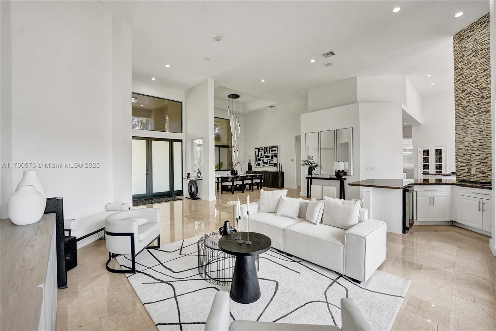 3320 Bridle Path Ln, Weston, Florida image 4
