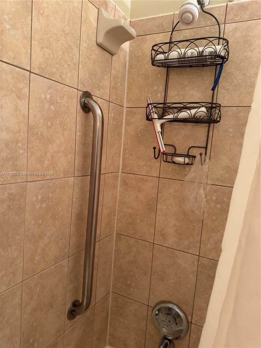 900 Atlantic Shores Blvd #220, Hallandale Beach, Florida image 16