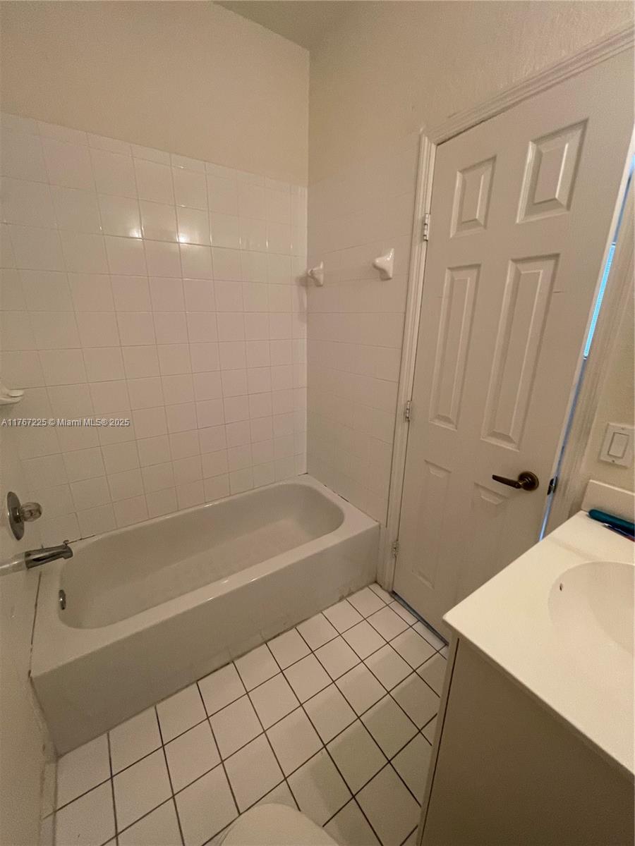 8245 NW 108th Ave #3-15, Doral, Florida image 10