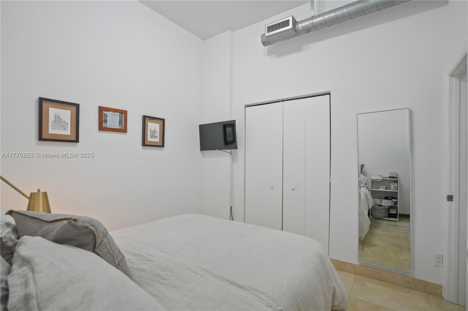 Listing Photo 9