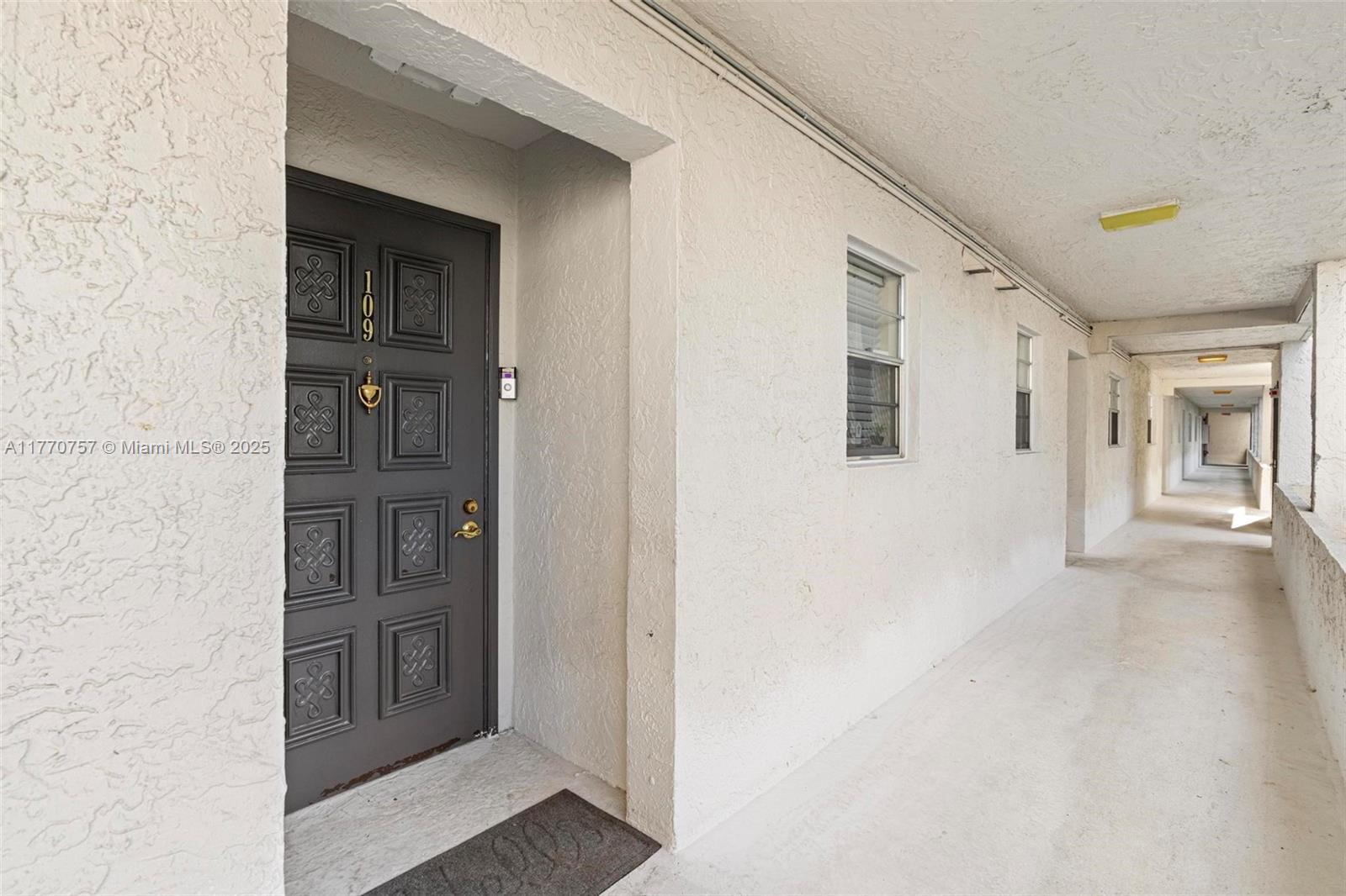 5860 NW 44th St #109, Lauderhill, Florida image 2