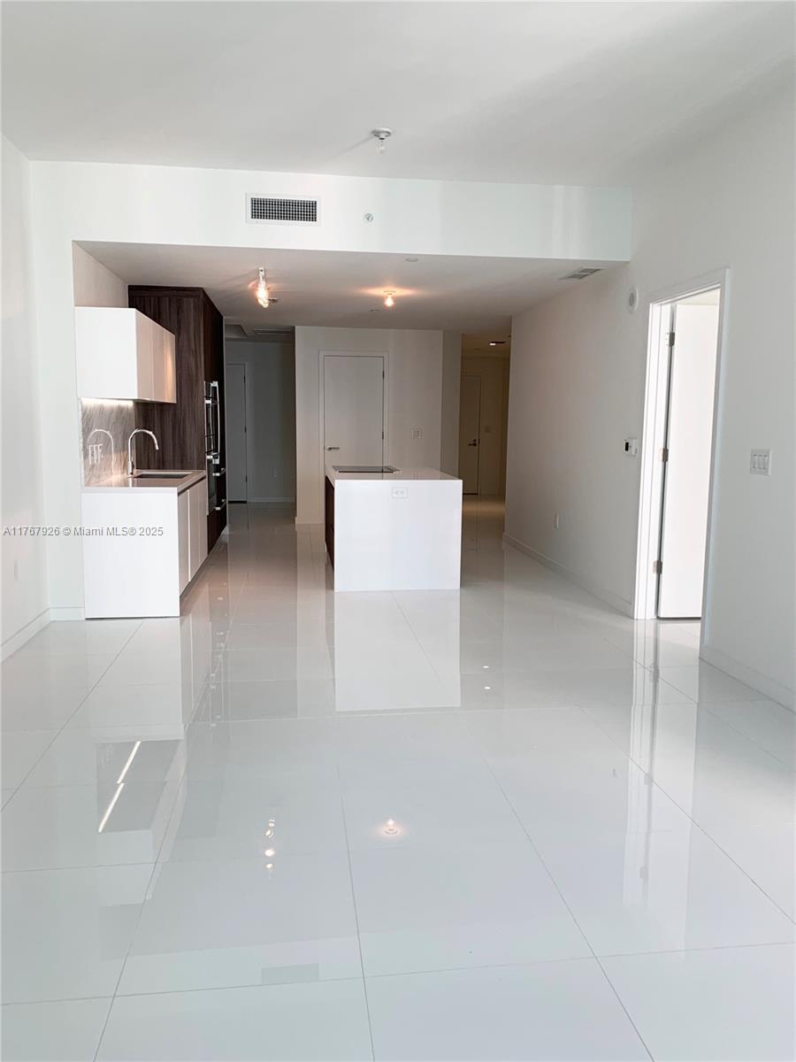 851 NE 1st Ave #3905, Miami FL 33132