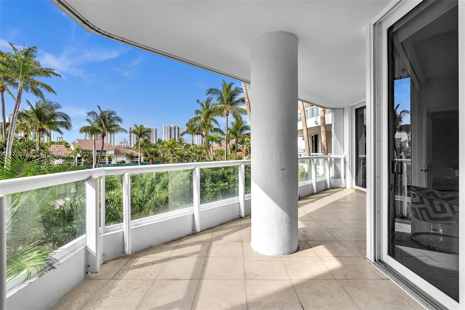 21050 Point Pl #302, Aventura, Florida image 23
