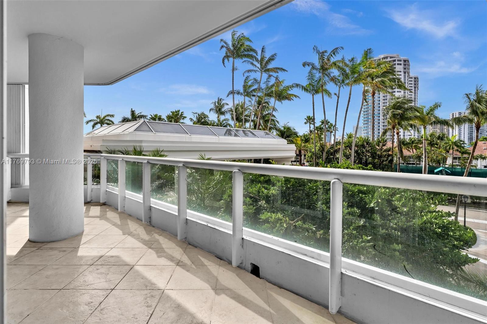 21050 Point Pl #302, Aventura, Florida image 25