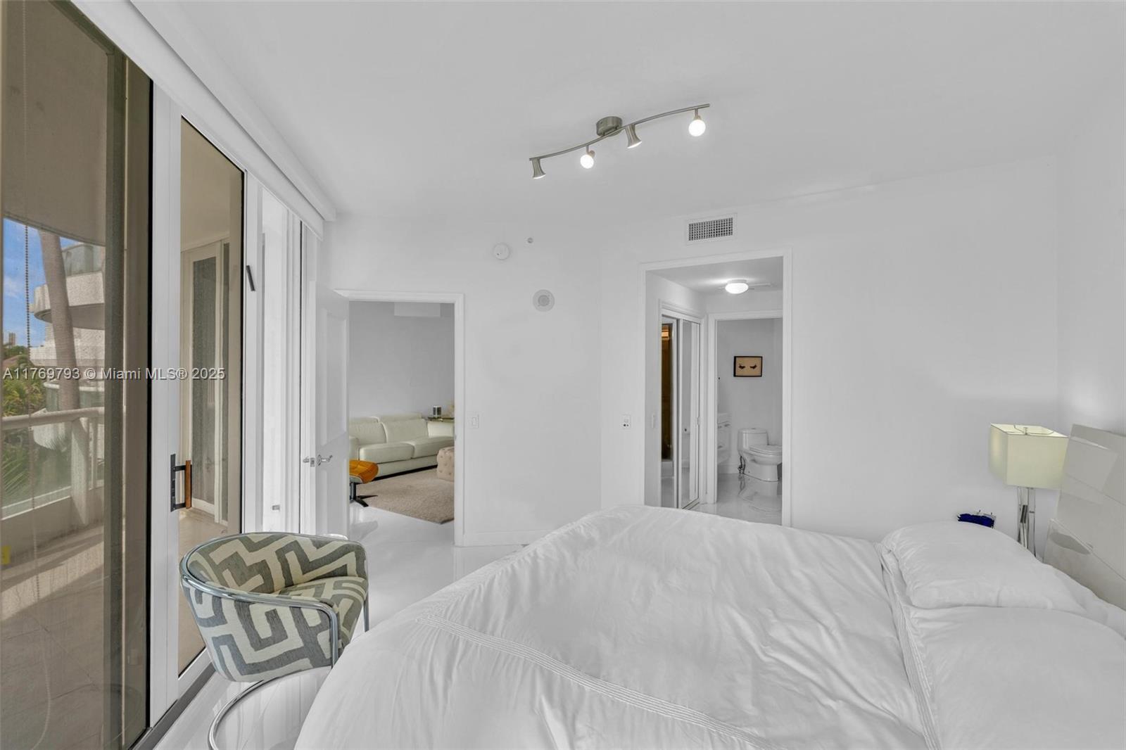 21050 Point Pl #302, Aventura, Florida image 30