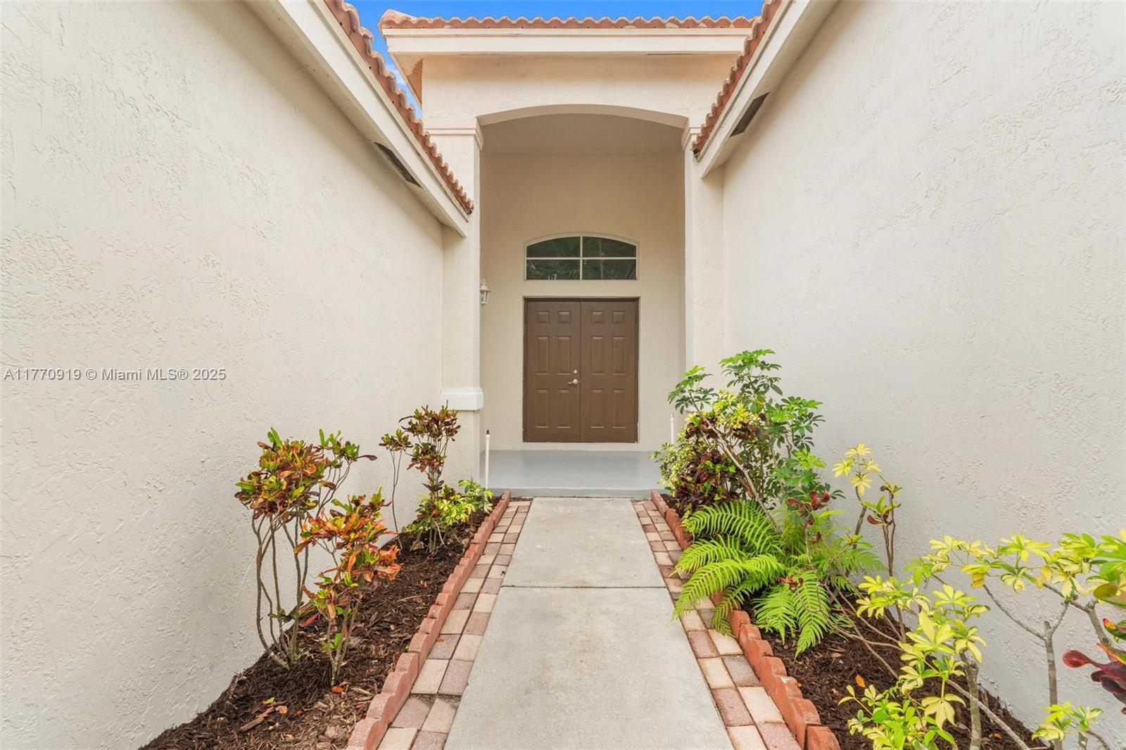 1332 Chenille Cir, Weston, Florida image 2