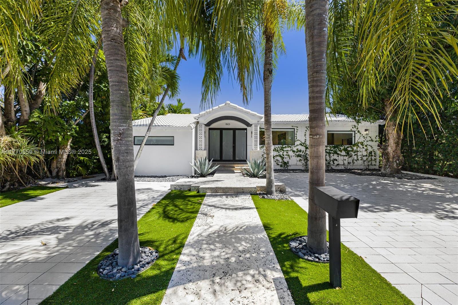 7805 Noremac Ave, Miami Beach, Florida image 2