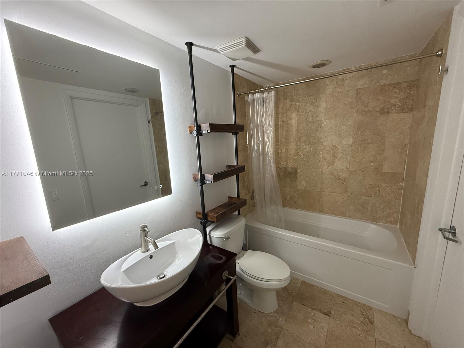 350 S Miami Ave #2410, Miami FL 33130