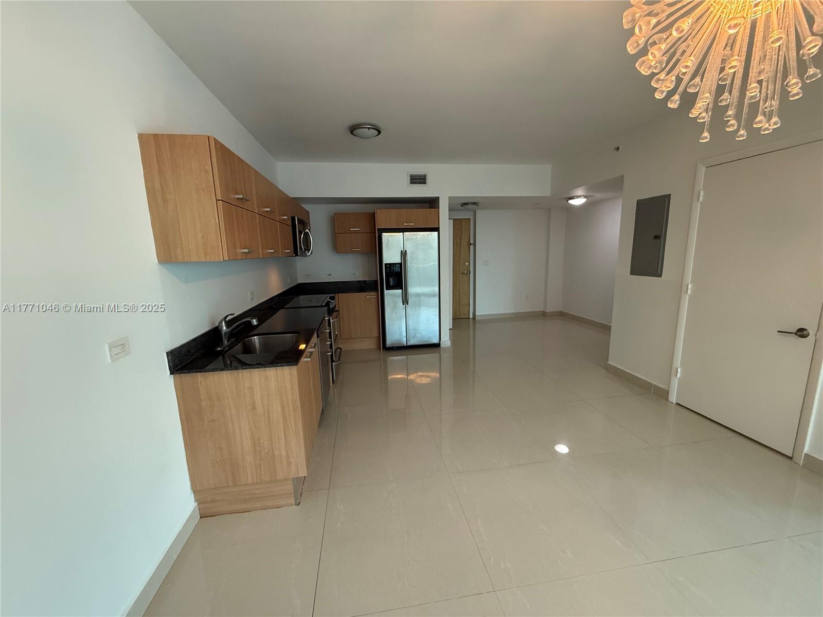 350 S Miami Ave #2410, Miami FL 33130