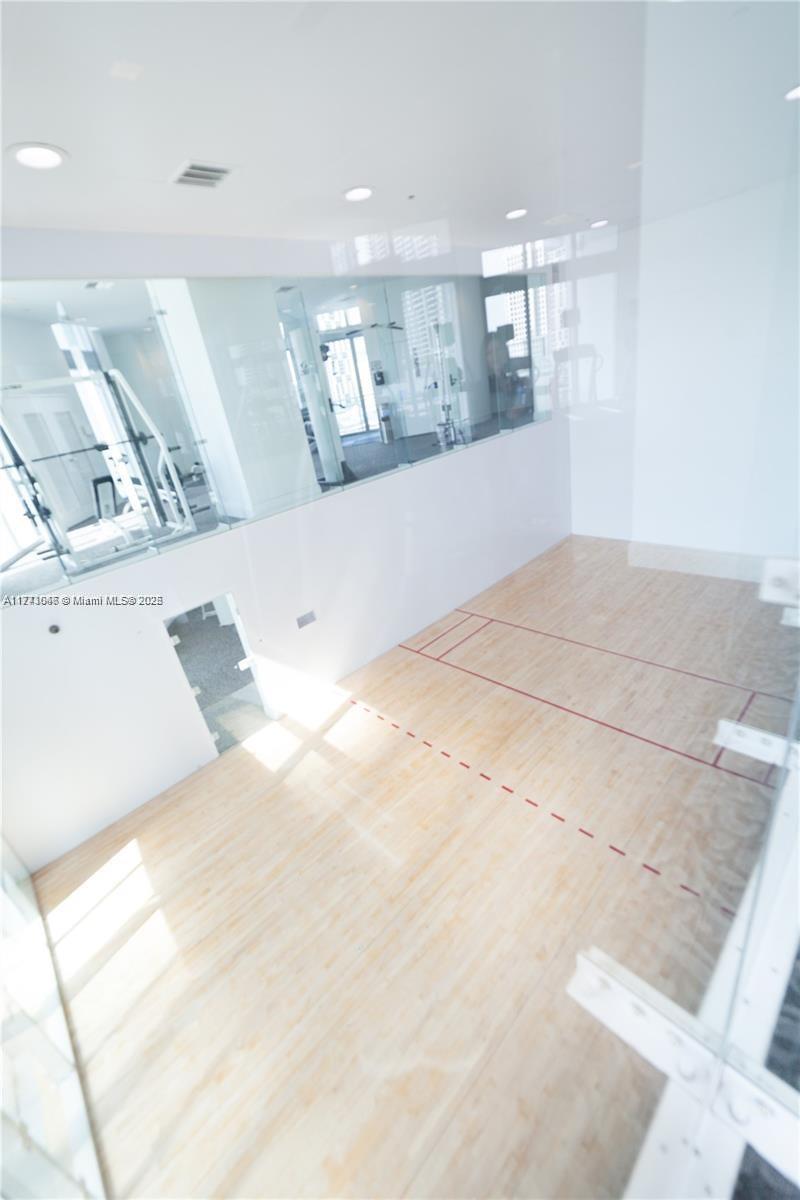 350 S Miami Ave #2410, Miami FL 33130