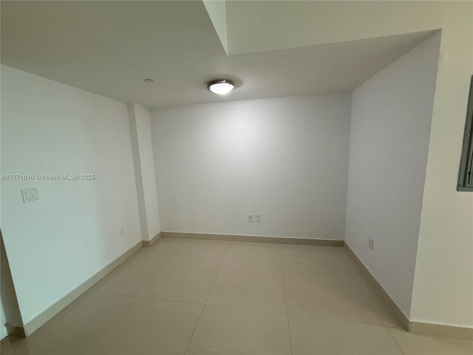 350 S Miami Ave #2410, Miami FL 33130