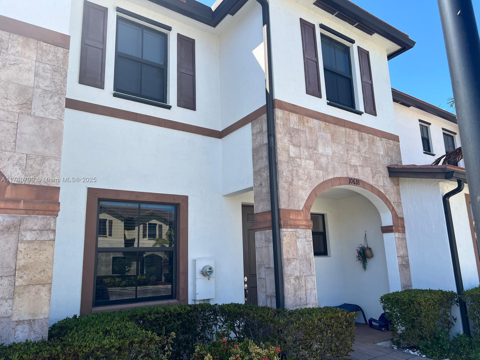 10618 W 33rd Way #10618, Hialeah, Florida image 3