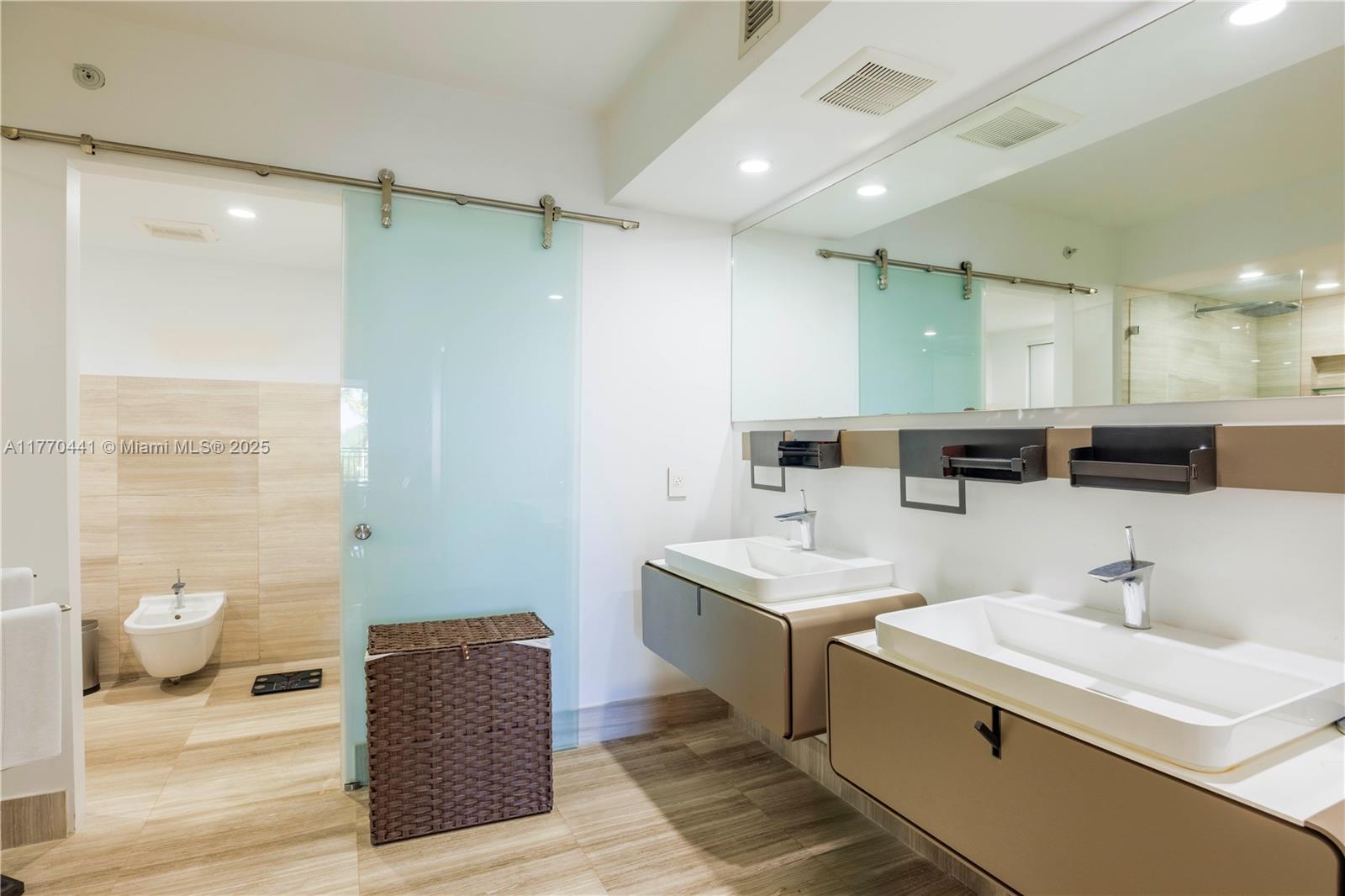 765 Crandon Blvd #307, Key Biscayne, Florida image 31