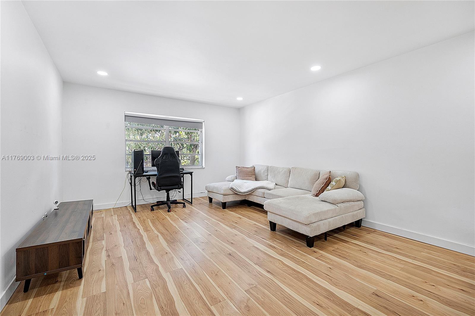 1520 Mckinley St #206E, Hollywood, Florida image 7
