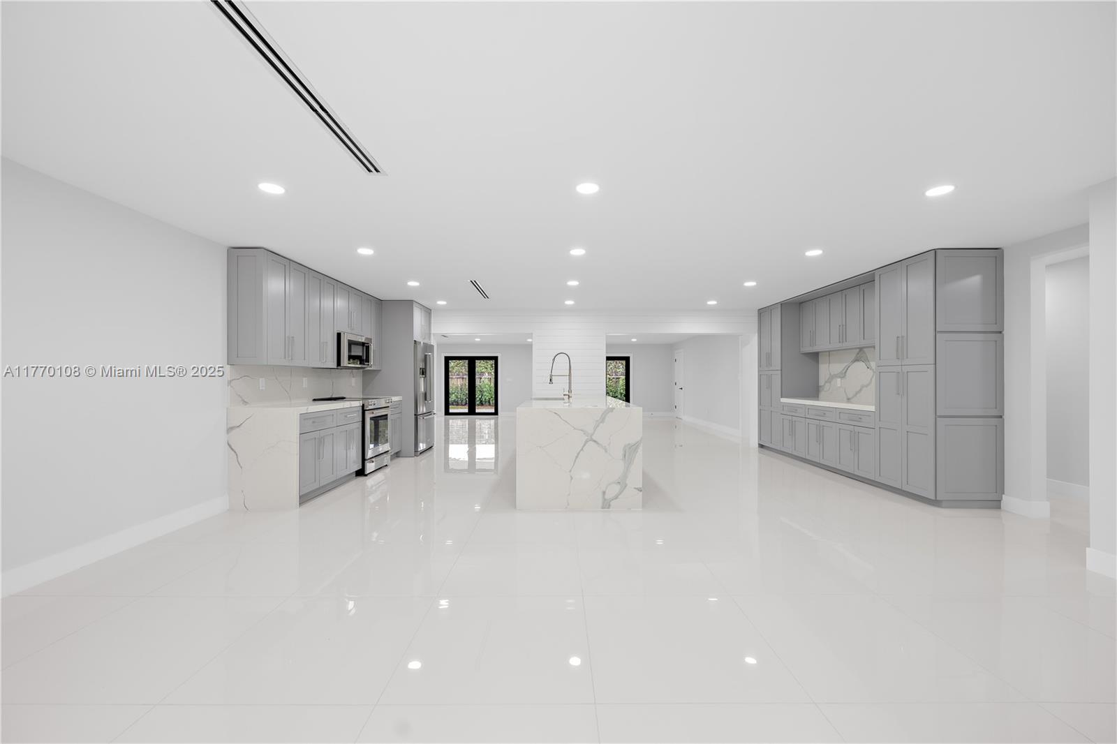 Listing Photo 9