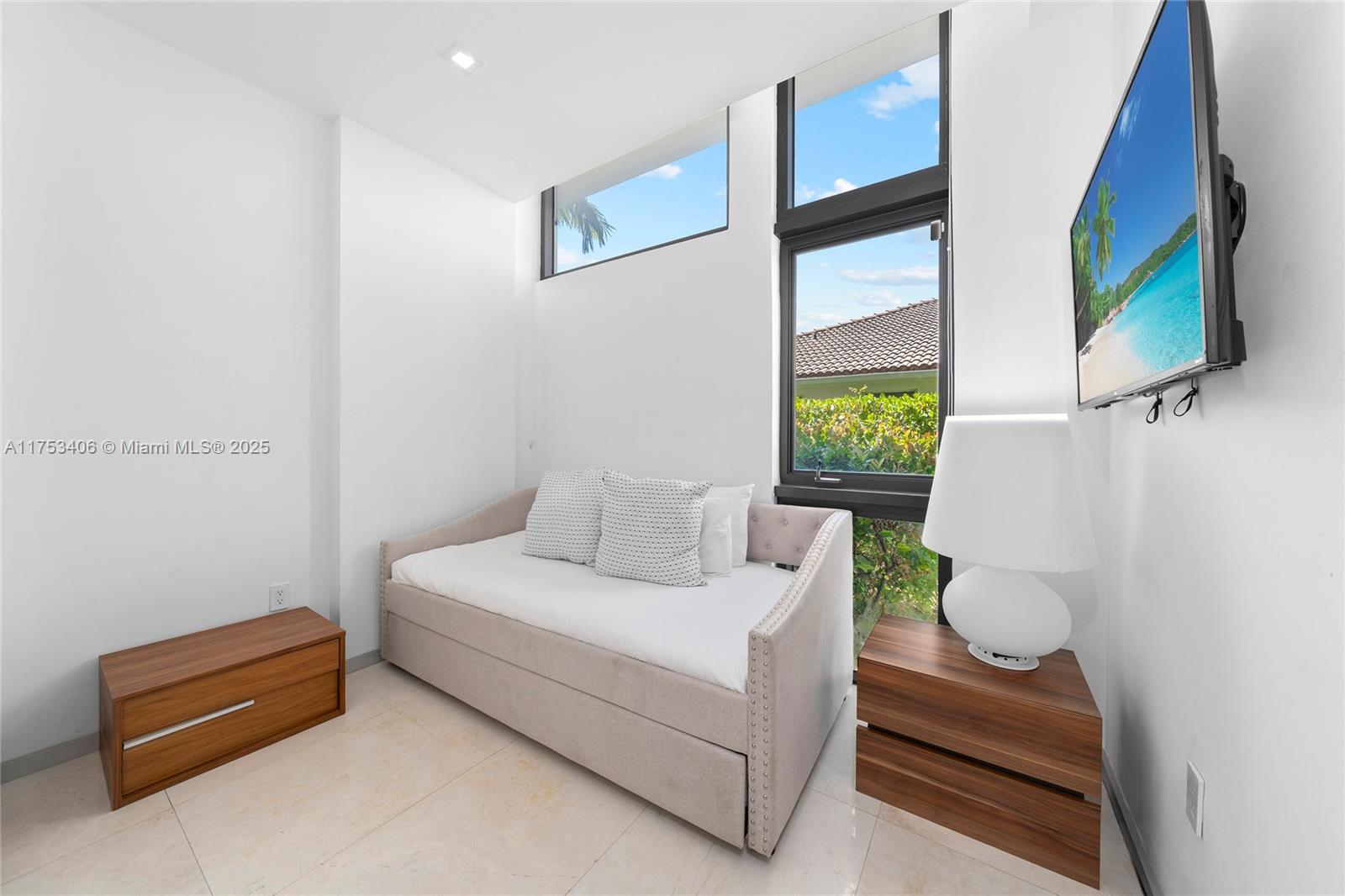 418 Sunset Dr, Hallandale Beach, Florida image 22