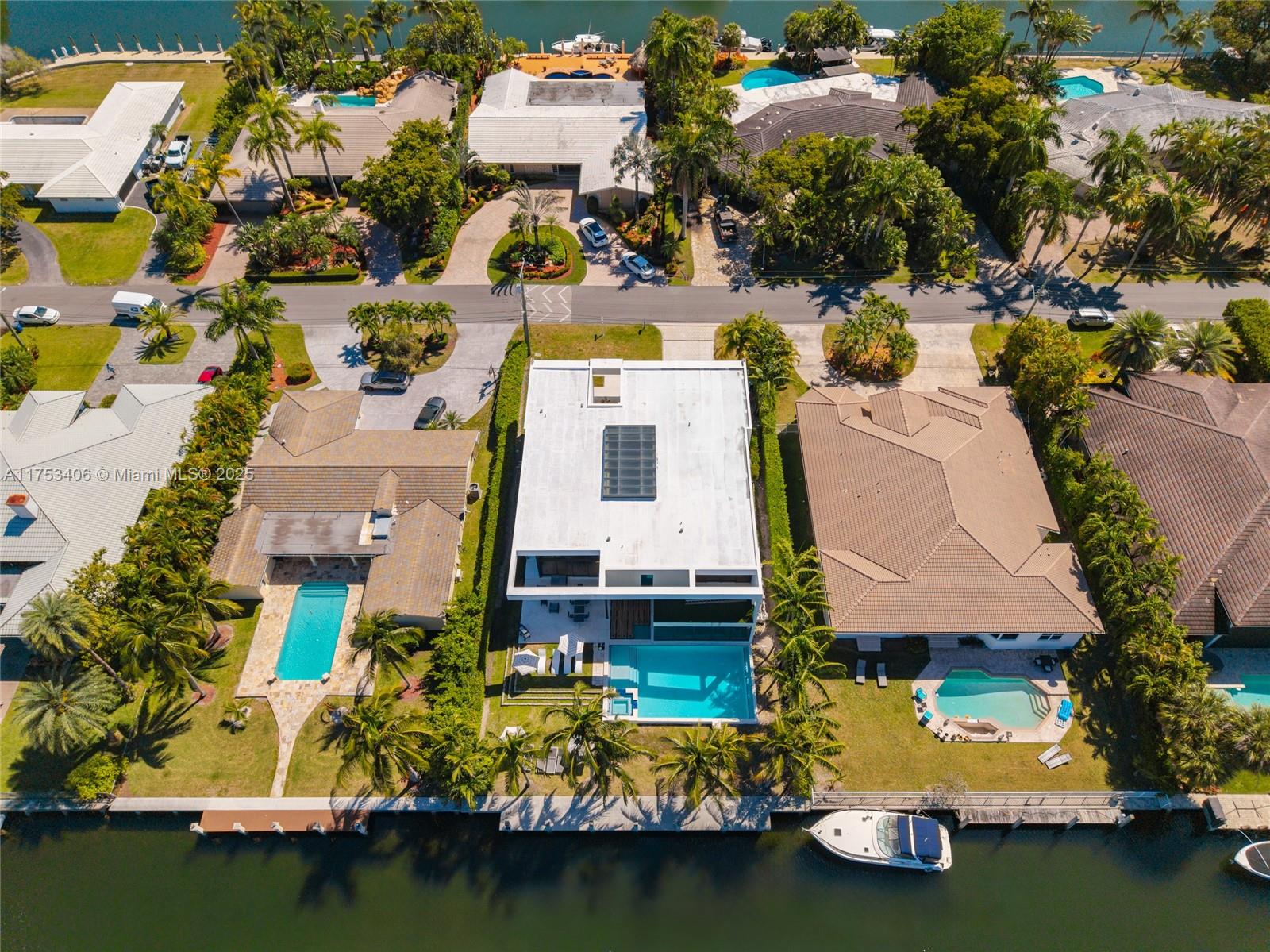 418 Sunset Dr, Hallandale Beach, Florida image 45