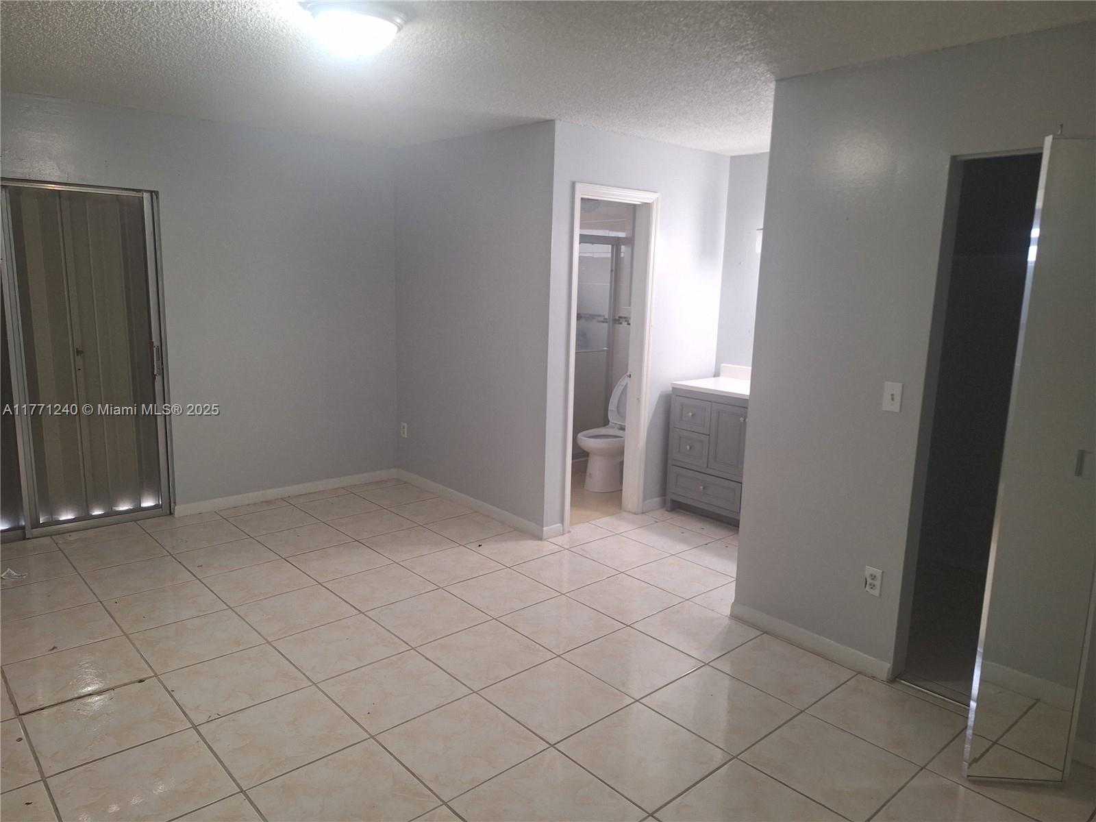 1480 W 46th St #208, Hialeah, Florida image 8