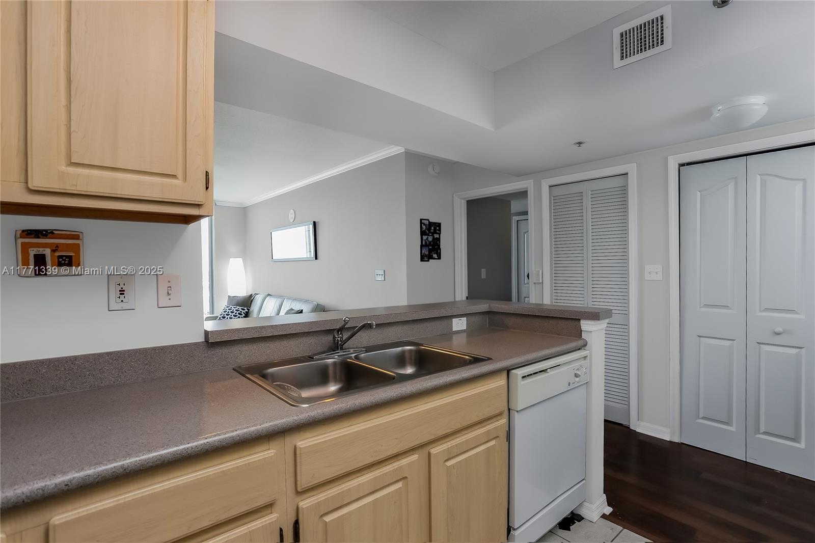 2665 SW 37th Ave #1404, Miami, Florida image 11