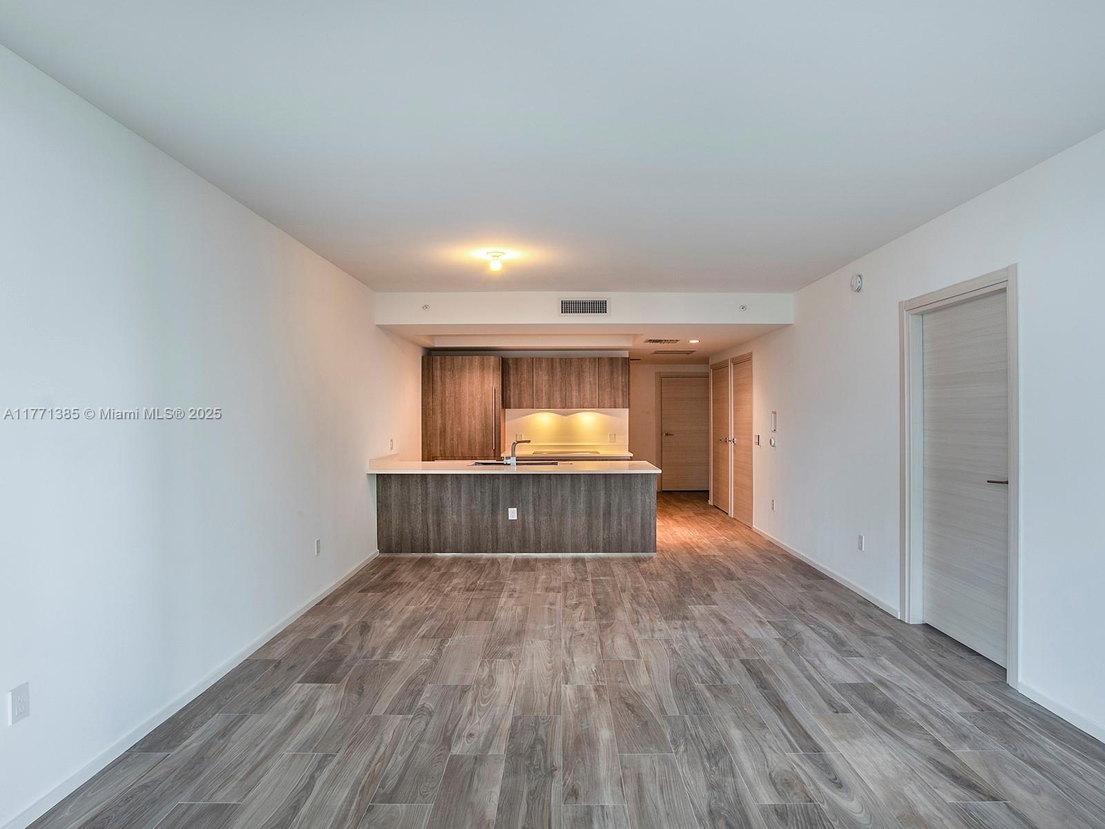 801 S Miami Ave #3905, Miami FL 33130