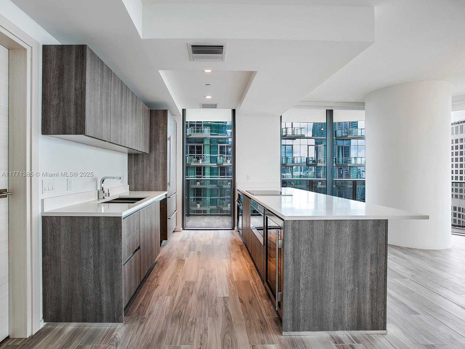 801 S Miami Ave #3905, Miami FL 33130