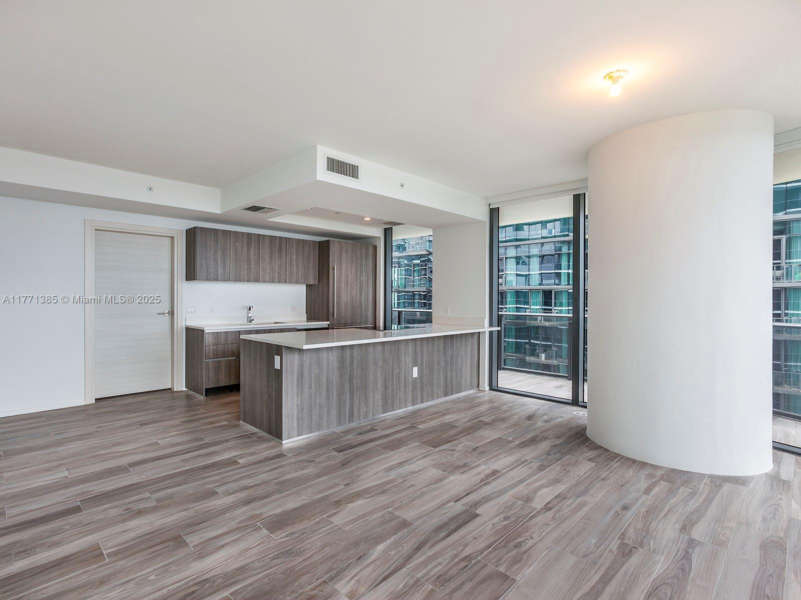 801 S Miami Ave #3905, Miami FL 33130