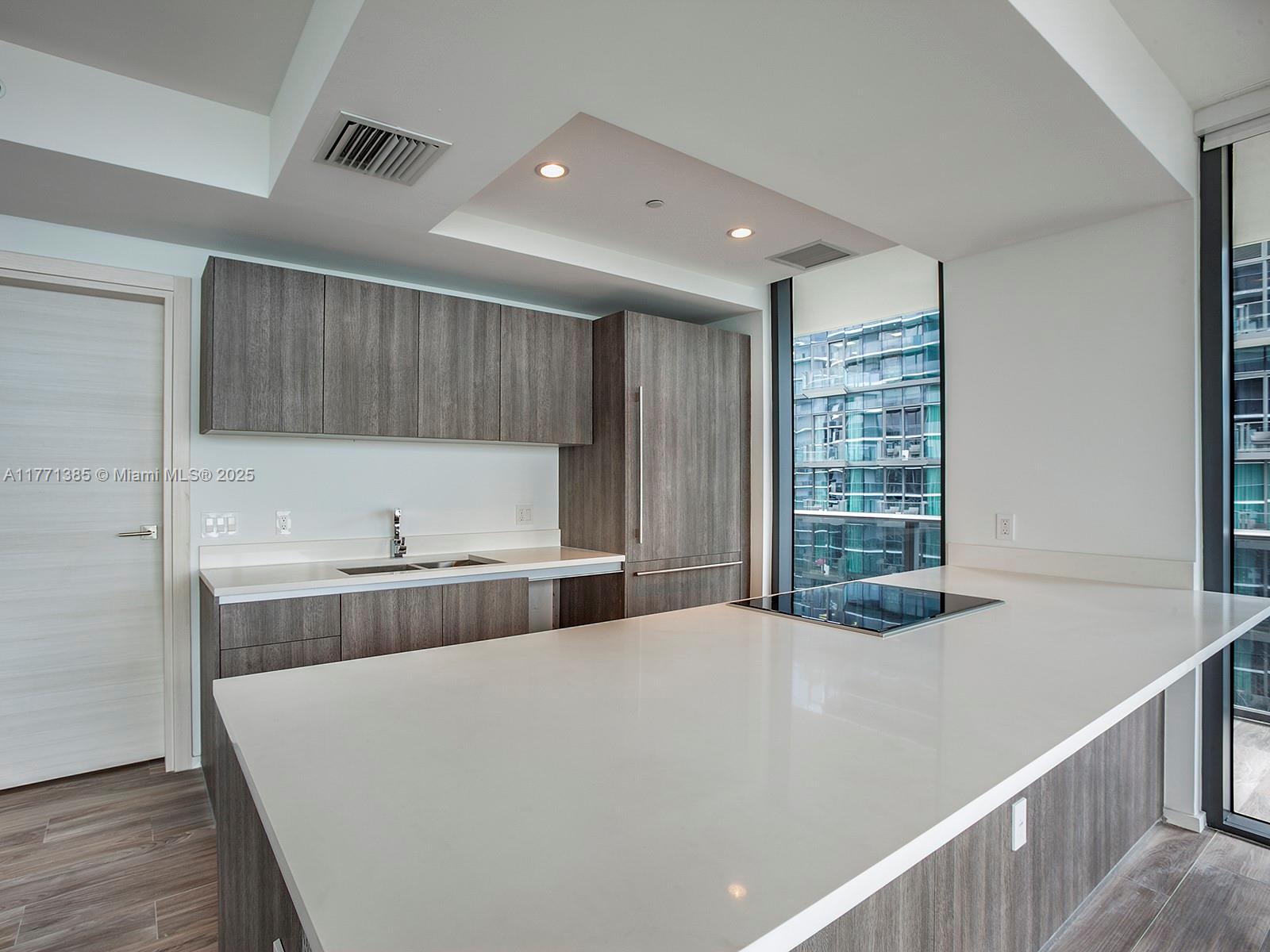801 S Miami Ave #3905, Miami FL 33130
