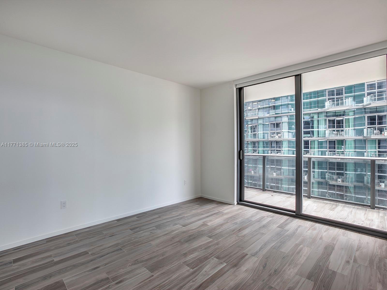 801 S Miami Ave #3905, Miami FL 33130