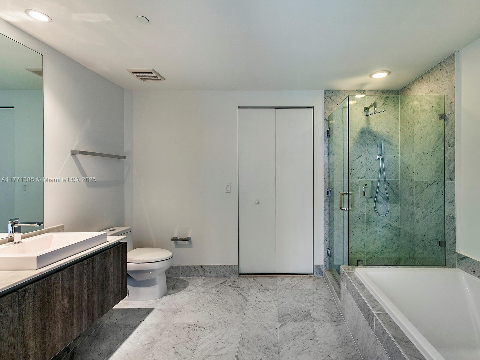 801 S Miami Ave #3905, Miami FL 33130