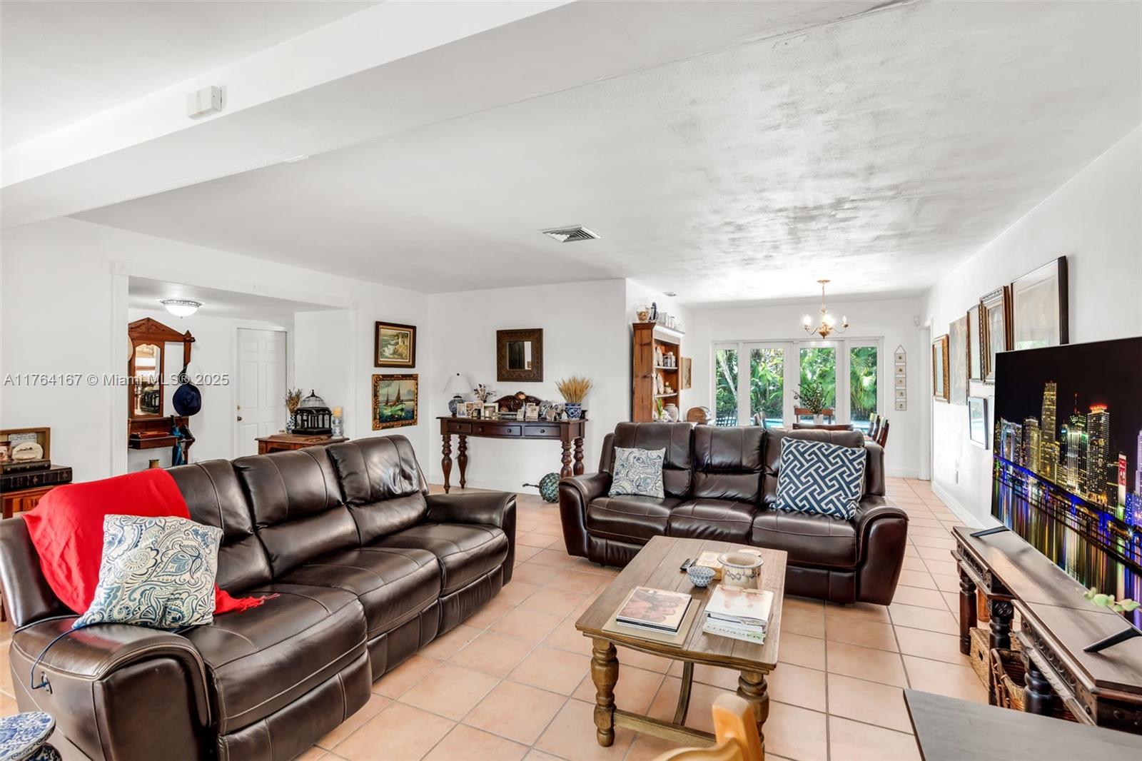 14841 Dade Pine Ave, Miami Lakes, Florida image 10